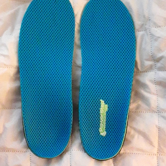 Discontinued Powerstep Pinnacle Breeze Maxx Support orthotic insoles - Picture 2 of 3